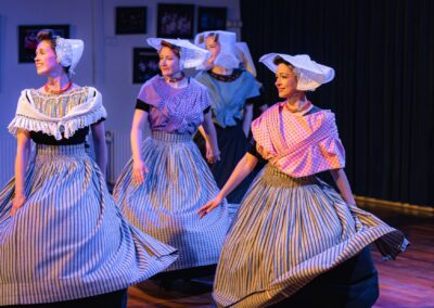 Dutch Folk Dance Zeeuws - Dansensemble Phoenix